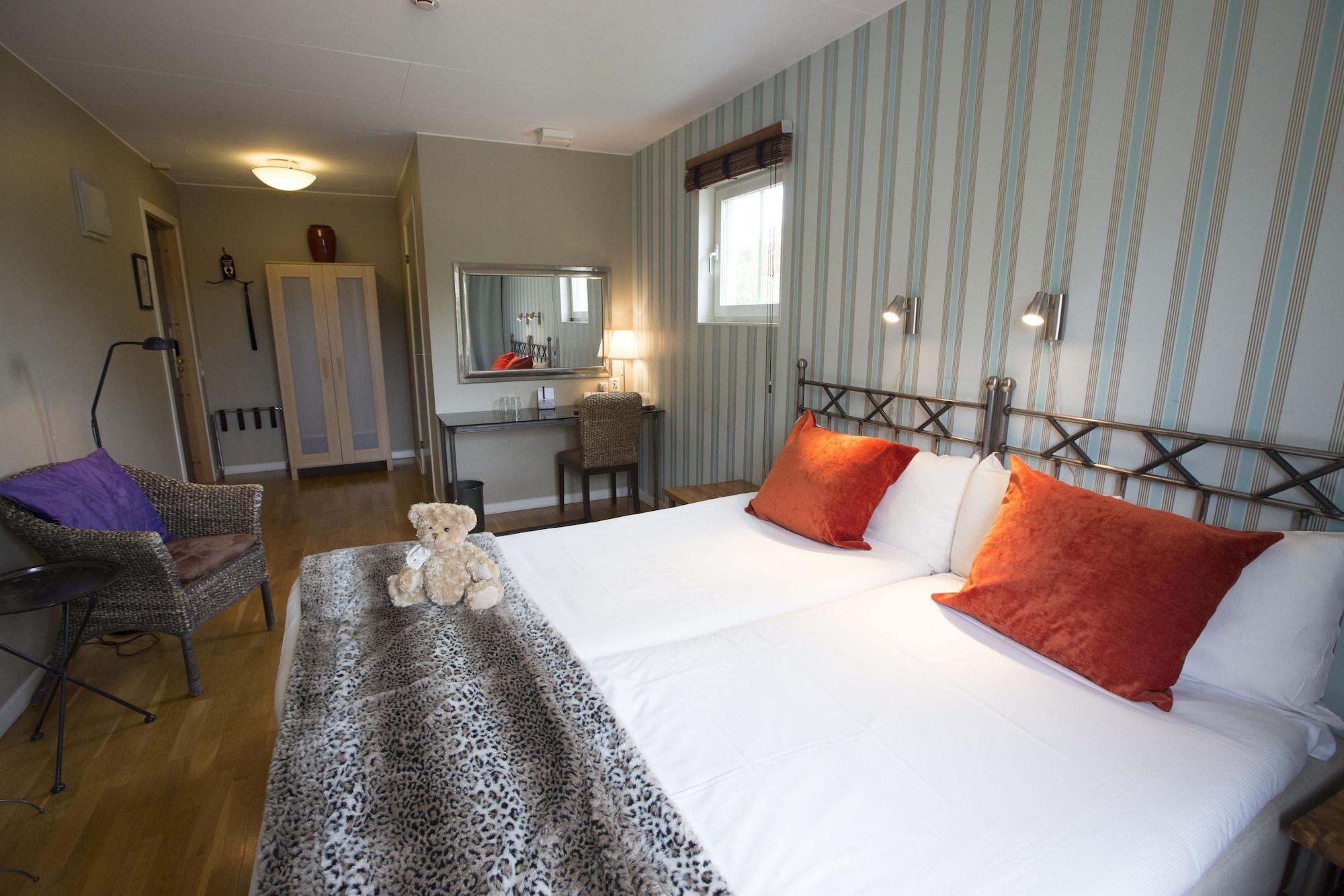 Maude'S Hotel Enskede Stockholm Buitenkant foto