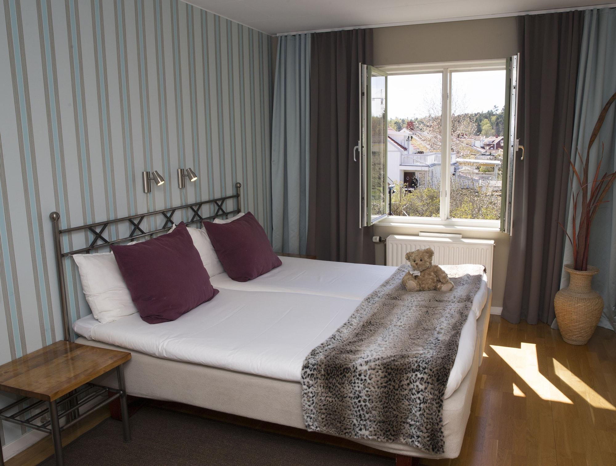 Maude'S Hotel Enskede Stockholm Buitenkant foto