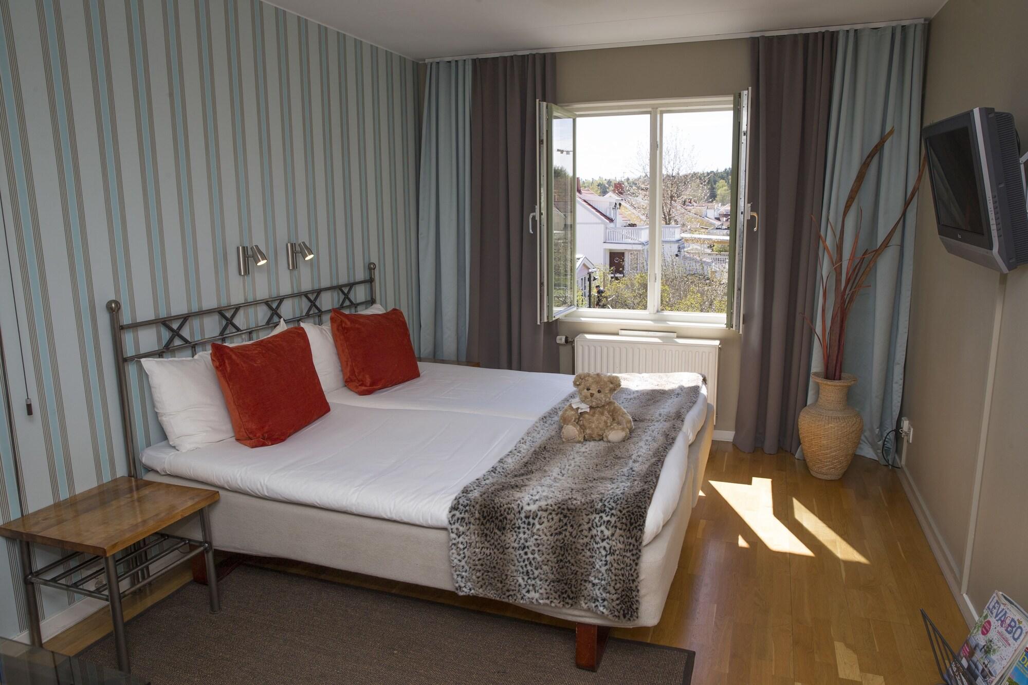 Maude'S Hotel Enskede Stockholm Buitenkant foto