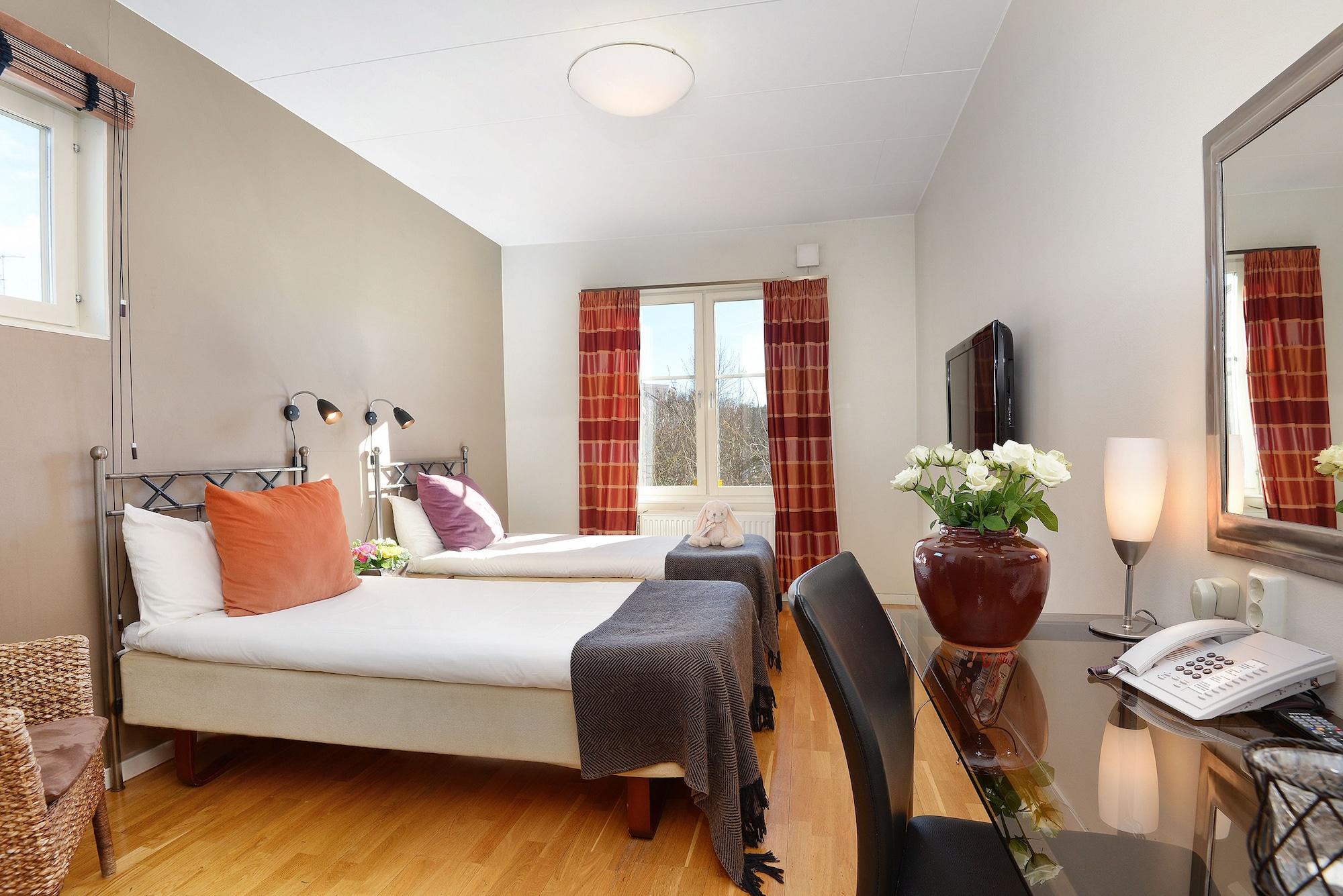 Maude'S Hotel Enskede Stockholm Buitenkant foto