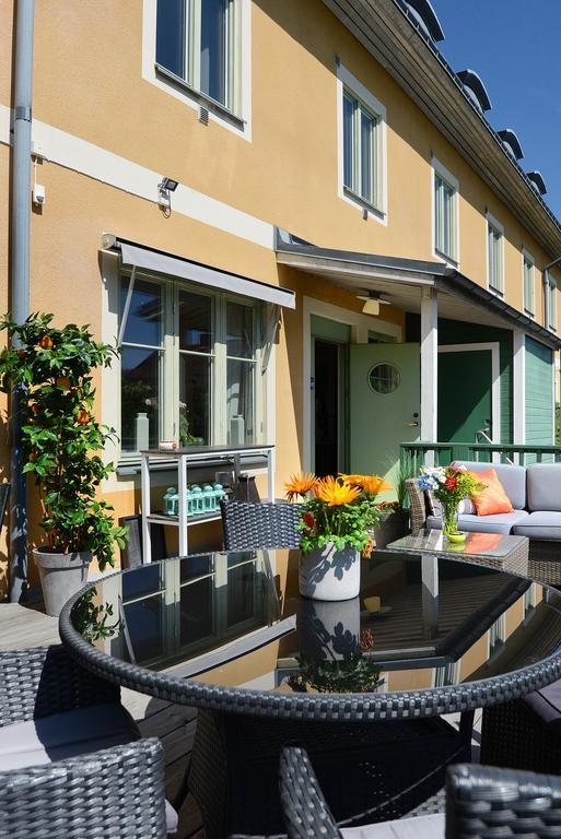 Maude'S Hotel Enskede Stockholm Buitenkant foto
