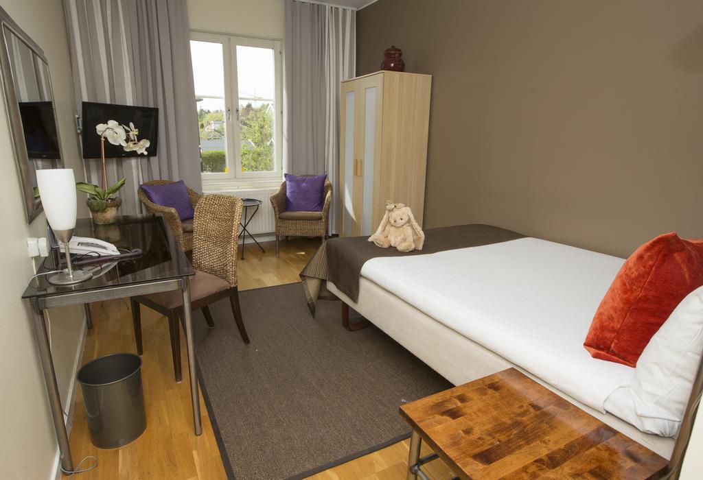 Maude'S Hotel Enskede Stockholm Buitenkant foto