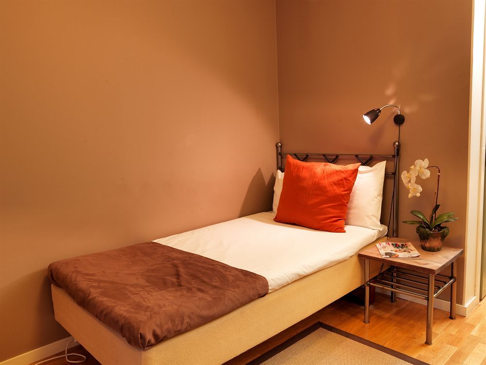 Maude'S Hotel Enskede Stockholm Buitenkant foto