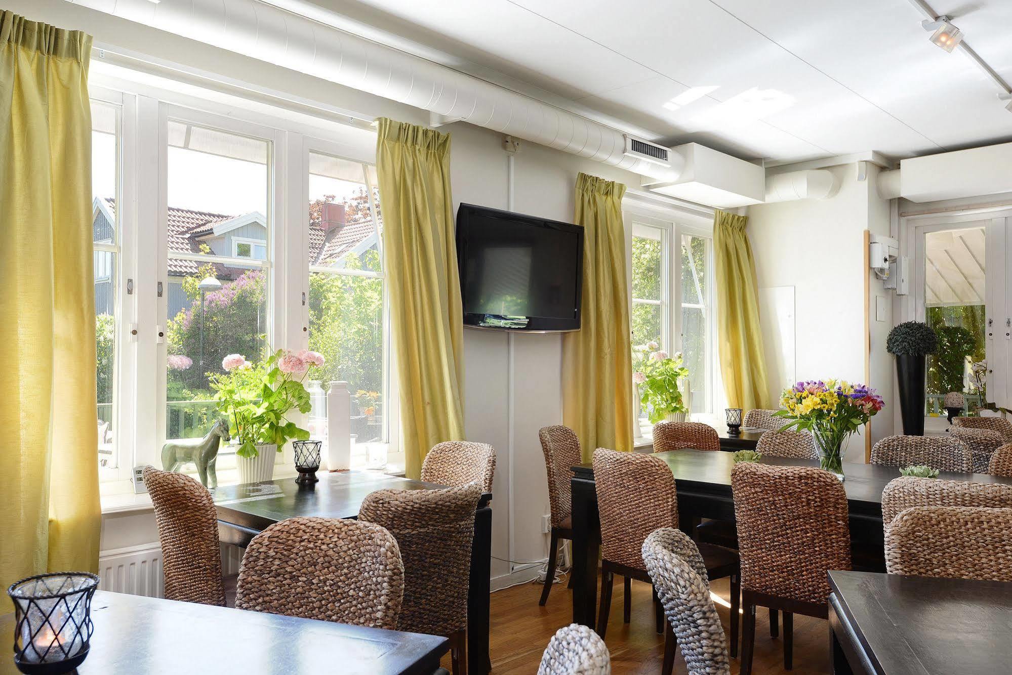 Maude'S Hotel Enskede Stockholm Buitenkant foto